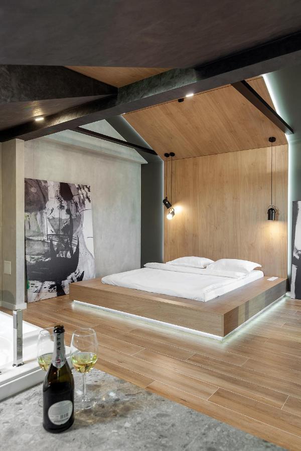 Royal Vip Jacuzzi Apart Lviv Luaran gambar