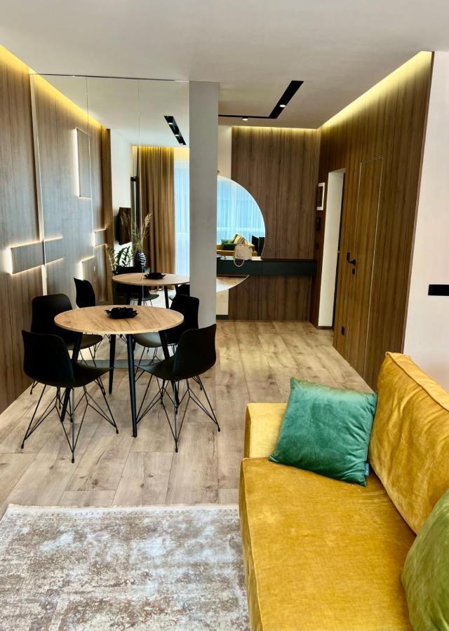 Royal Vip Jacuzzi Apart Lviv Luaran gambar
