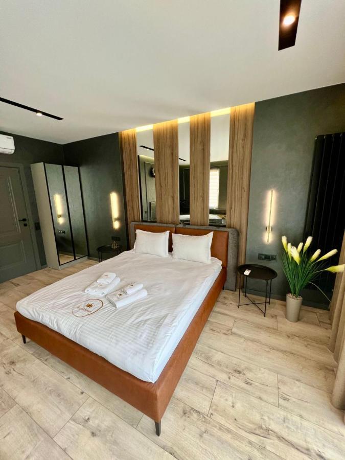 Royal Vip Jacuzzi Apart Lviv Luaran gambar