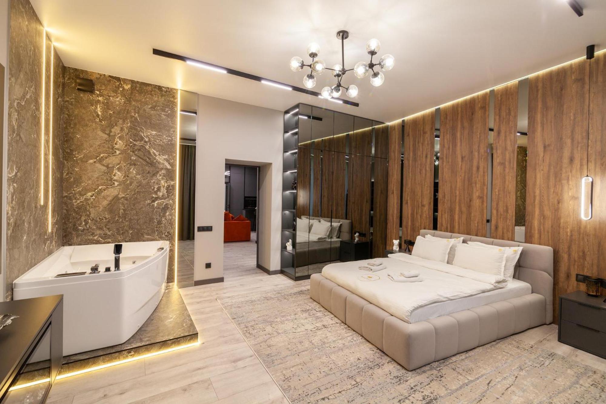 Royal Vip Jacuzzi Apart Lviv Luaran gambar
