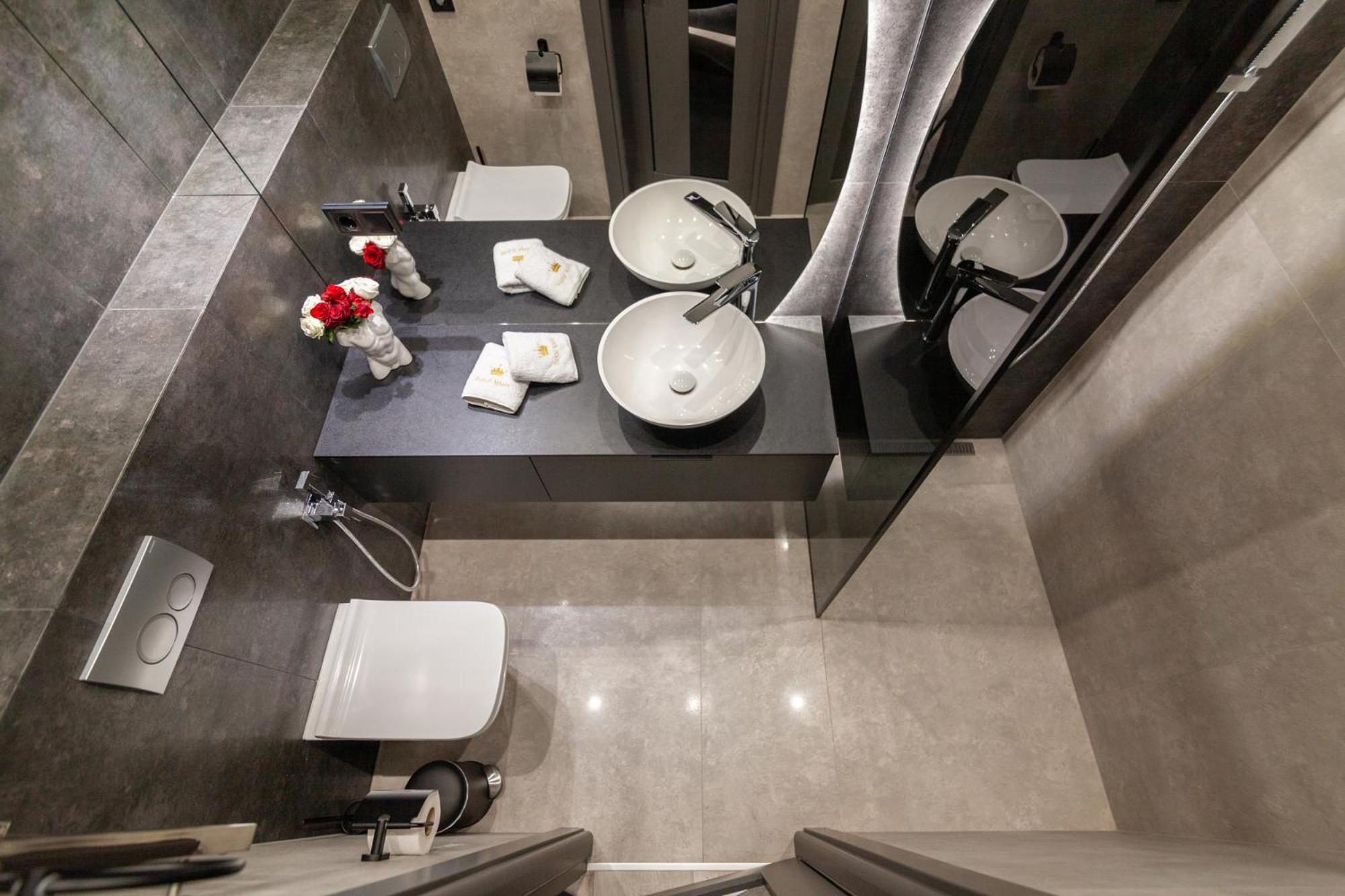 Royal Vip Jacuzzi Apart Lviv Luaran gambar